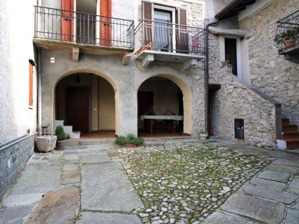 appartamento in vendita a Saviore dell'Adamello in zona Valle