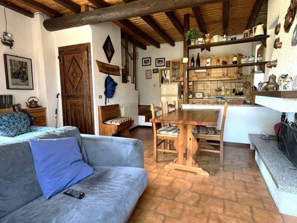 appartamento in vendita a Saviore dell'Adamello in zona Valle