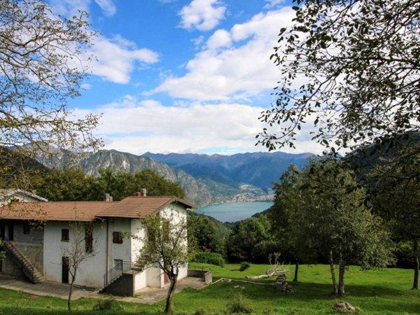 casa indipendente in vendita a Saviore dell'Adamello in zona Valle