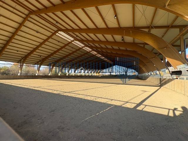 locale commerciale in vendita a Seniga