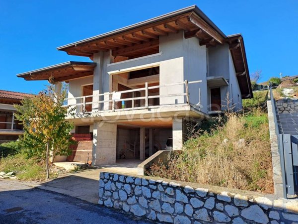 casa indipendente in vendita a Serle
