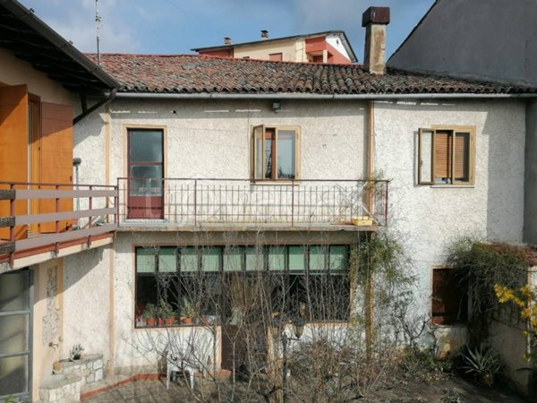 casa indipendente in vendita a Serle