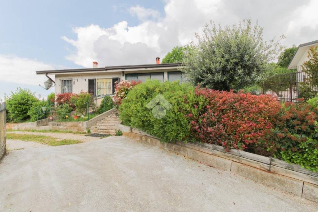 casa indipendente in vendita a Serle