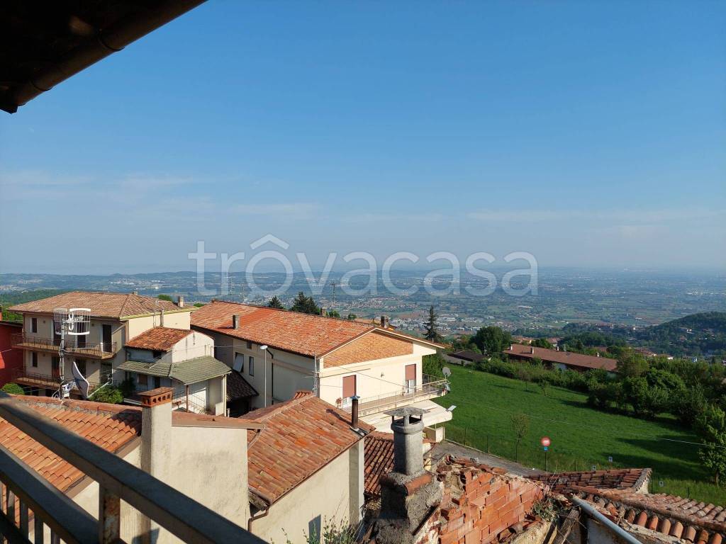 casa indipendente in vendita a Serle