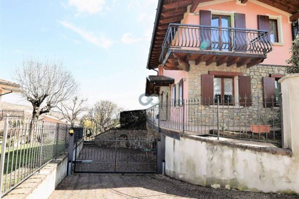 casa indipendente in vendita a Serle