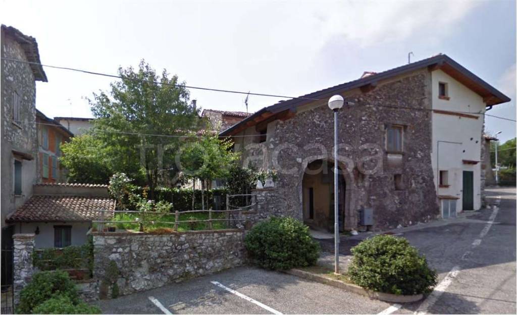 casa indipendente in vendita a Serle