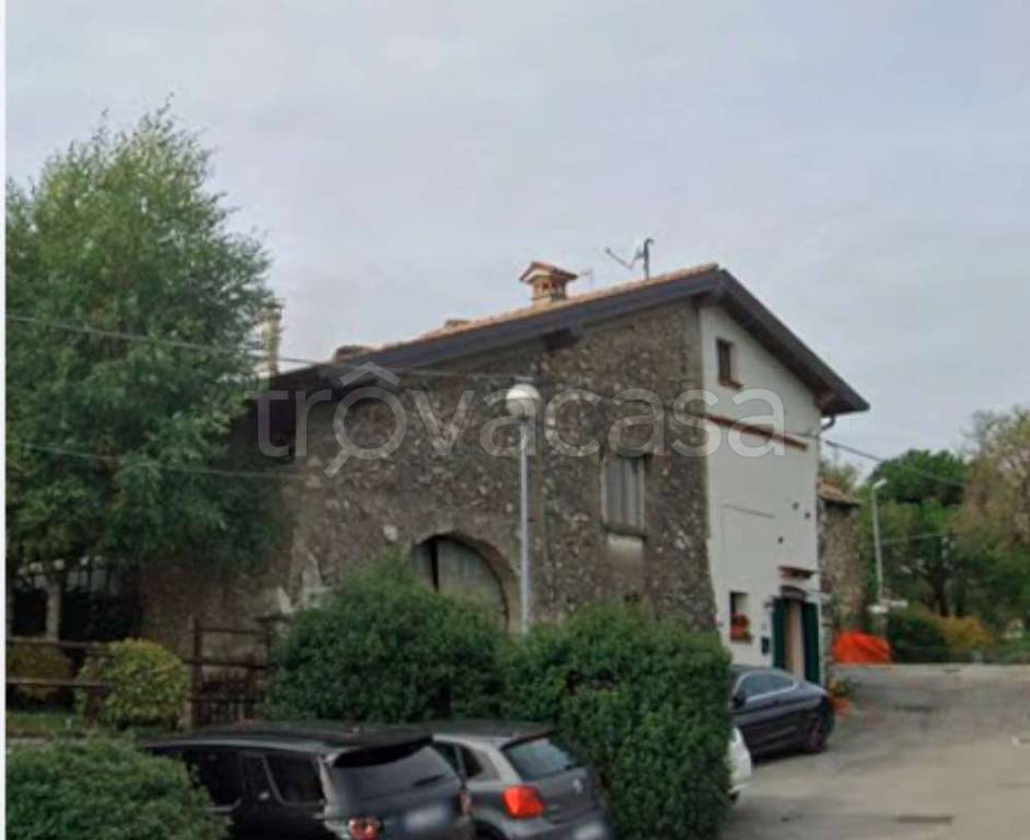 casa indipendente in vendita a Serle