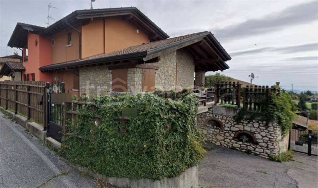 casa indipendente in vendita a Serle