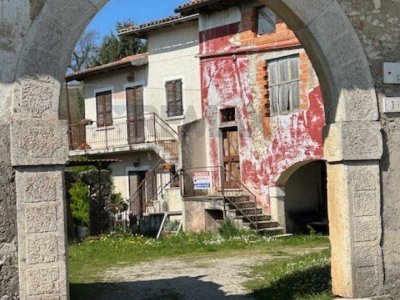 casa indipendente in vendita a Serle