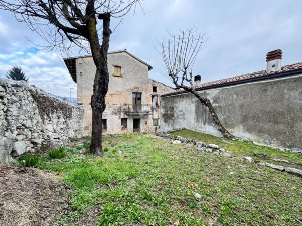 casa indipendente in vendita a Serle