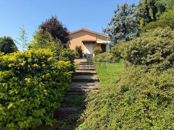casa indipendente in vendita a Serle