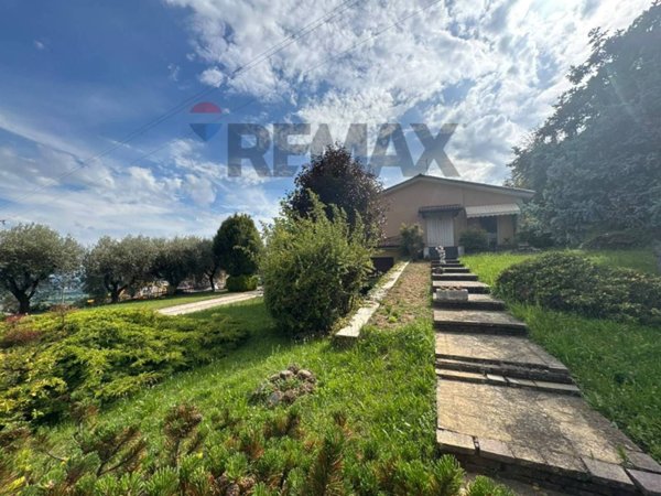casa indipendente in vendita a Serle