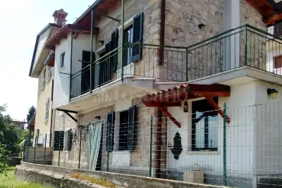 casa indipendente in vendita a Serle