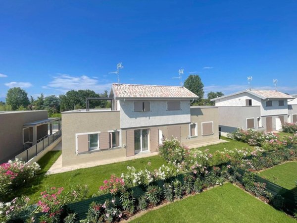 casa indipendente in vendita a Sirmione