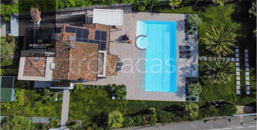 casa indipendente in vendita a Sirmione