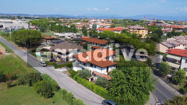 appartamento in vendita a Sirmione in zona Colombare