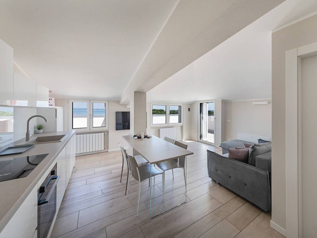 appartamento in vendita a Sirmione