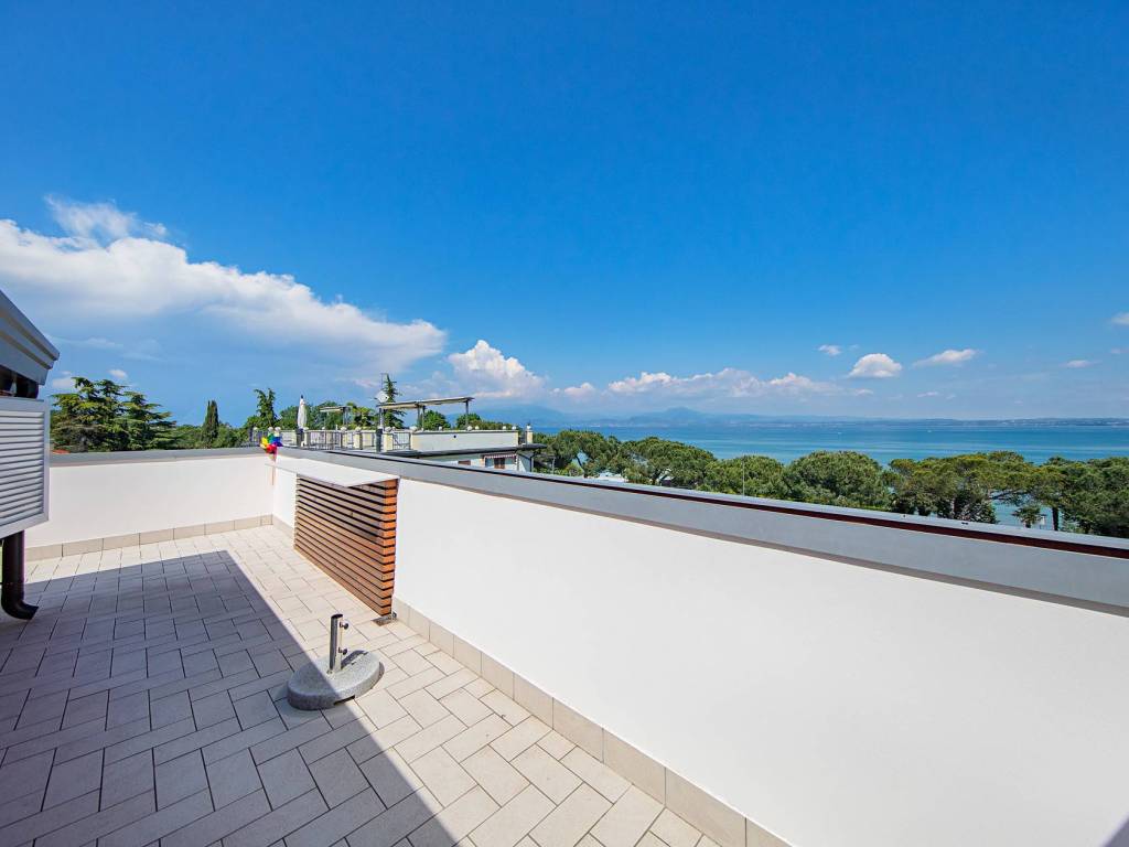 appartamento in vendita a Sirmione