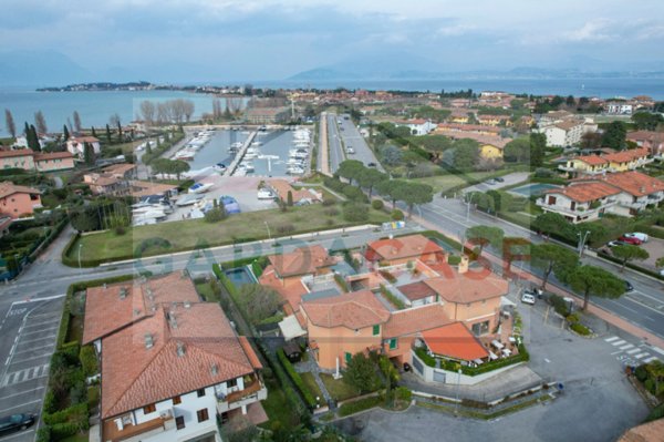 appartamento in vendita a Sirmione in zona Colombare