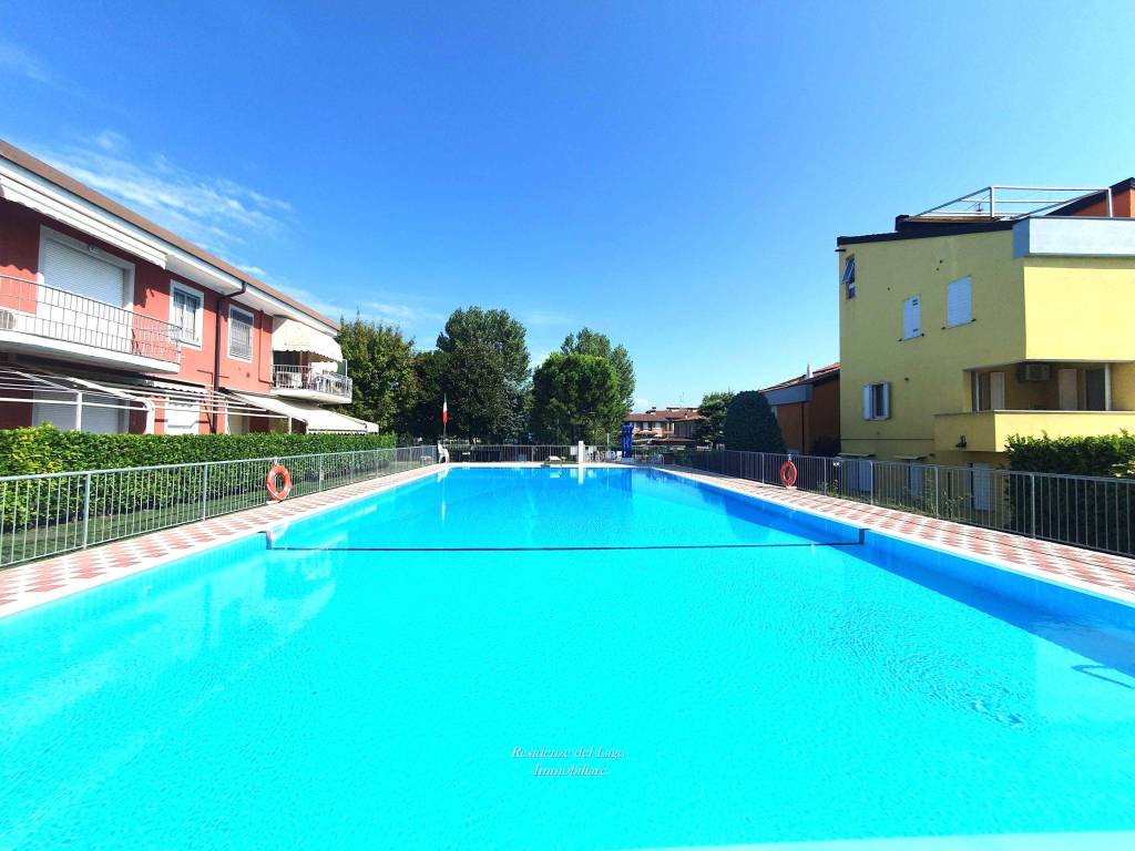 appartamento in vendita a Sirmione in zona Lugana