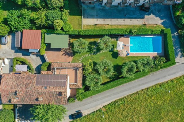 casa indipendente in vendita a Sirmione in zona Lugana