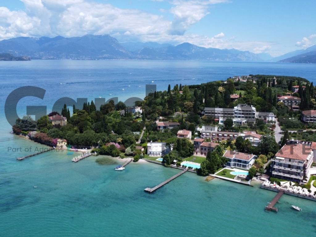 casa indipendente in vendita a Sirmione