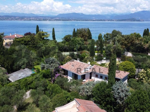 casa indipendente in vendita a Sirmione