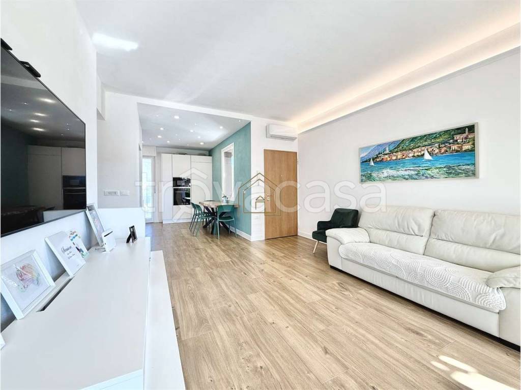 casa indipendente in vendita a Sirmione