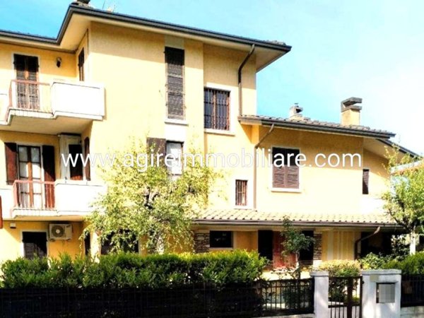appartamento in vendita a Sirmione in zona Colombare