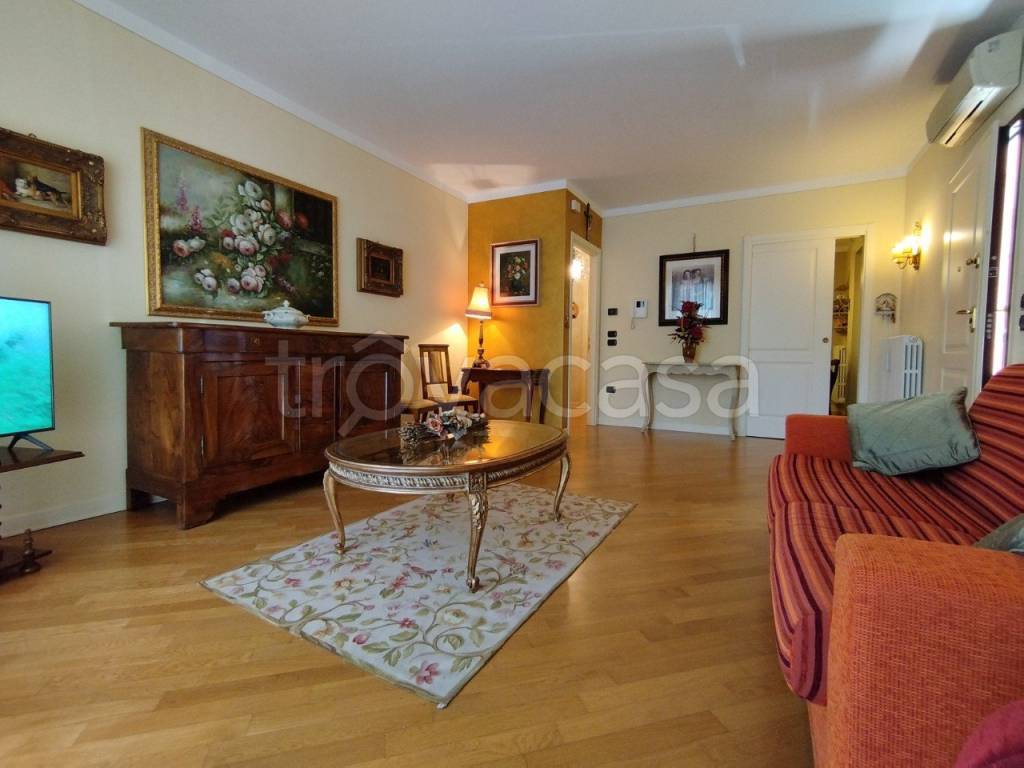 appartamento in vendita a Sirmione