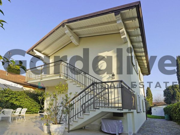 casa indipendente in vendita a Sirmione in zona Lugana