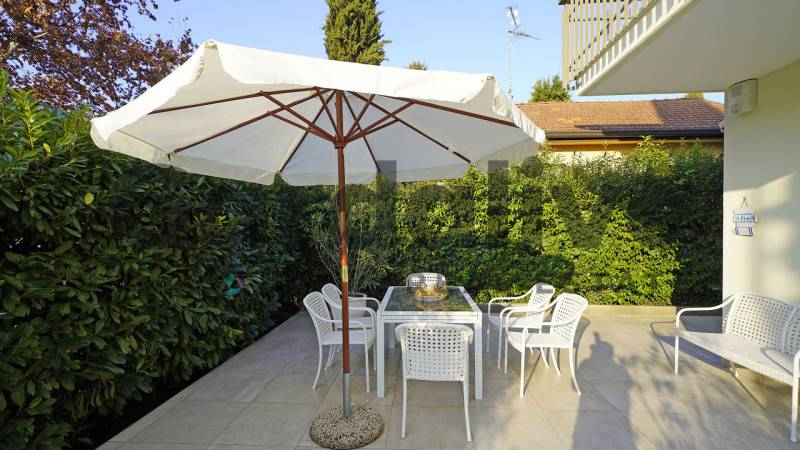 casa indipendente in vendita a Sirmione in zona Lugana