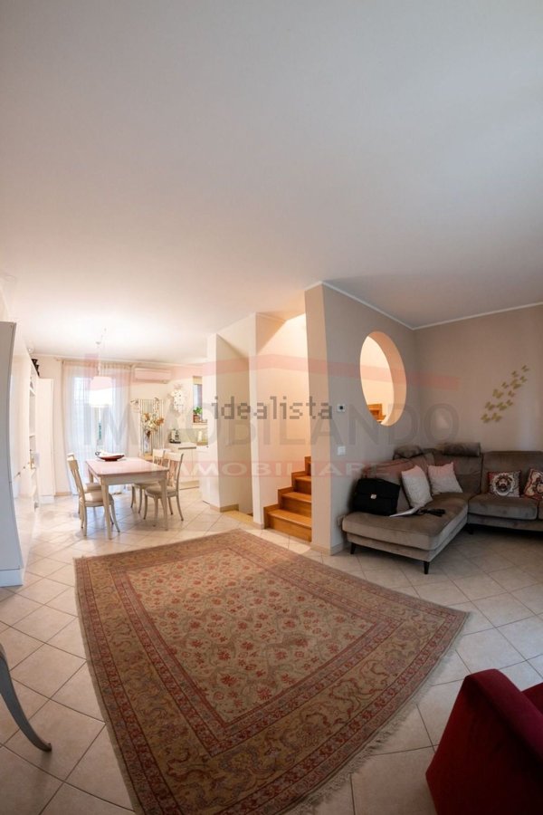 casa indipendente in vendita a Sirmione
