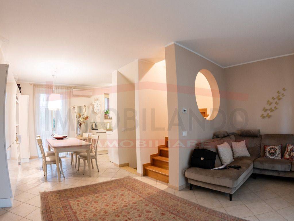 casa indipendente in vendita a Sirmione