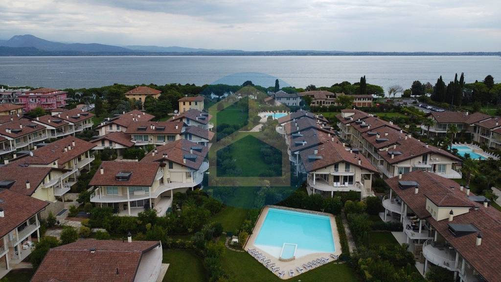appartamento in vendita a Sirmione in zona Colombare