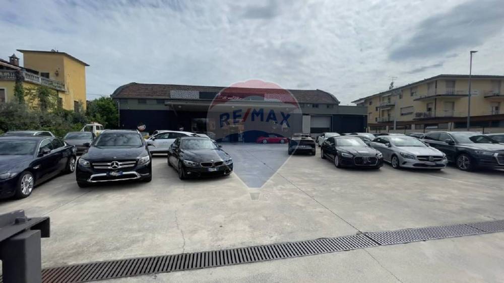 locale commerciale in vendita a Sirmione