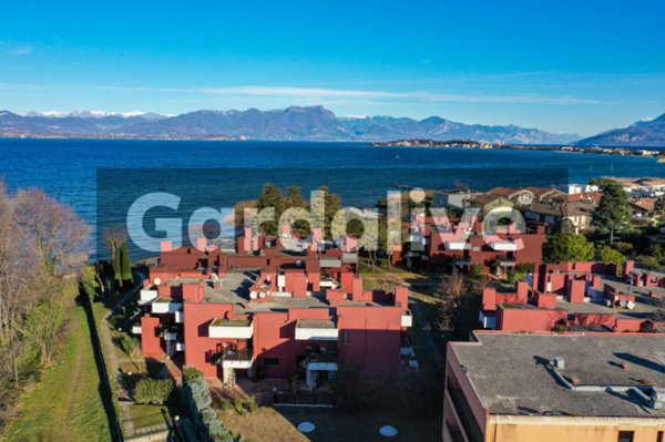 appartamento in vendita a Sirmione in zona Colombare