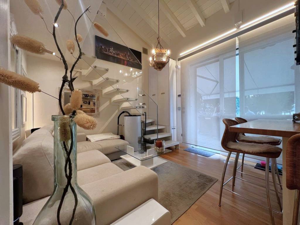 casa indipendente in vendita a Sirmione