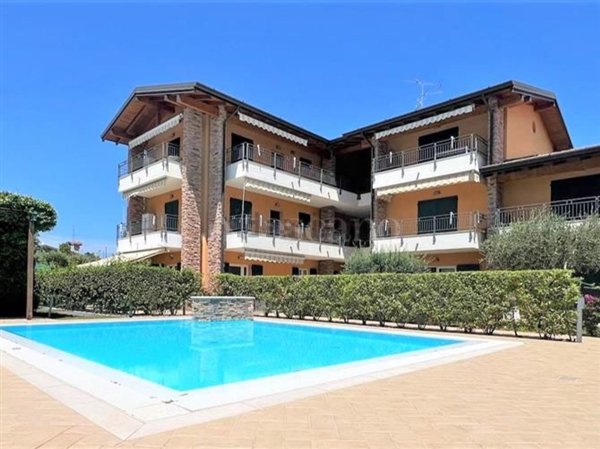 appartamento in vendita a Sirmione in zona Colombare