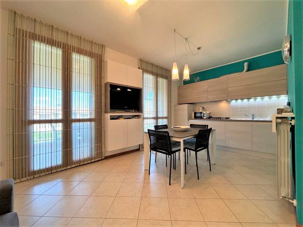 appartamento in vendita a Sirmione in zona Lugana