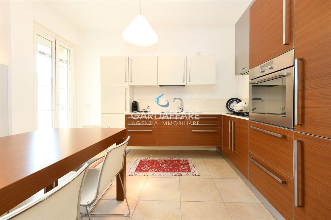 appartamento in vendita a Sirmione in zona Colombare