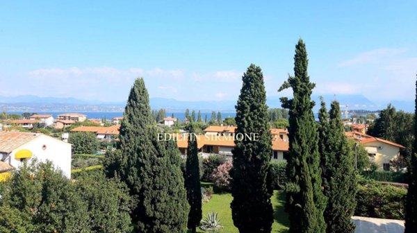 appartamento in vendita a Sirmione in zona Colombare