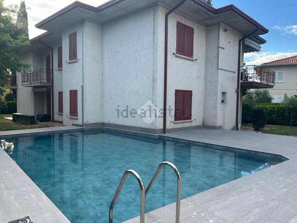 appartamento in vendita a Sirmione in zona Colombare