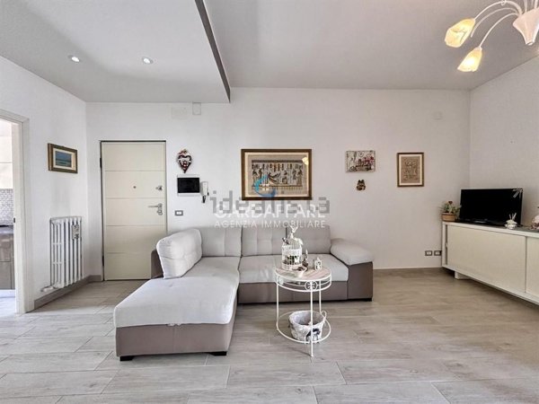 appartamento in vendita a Sirmione in zona Colombare