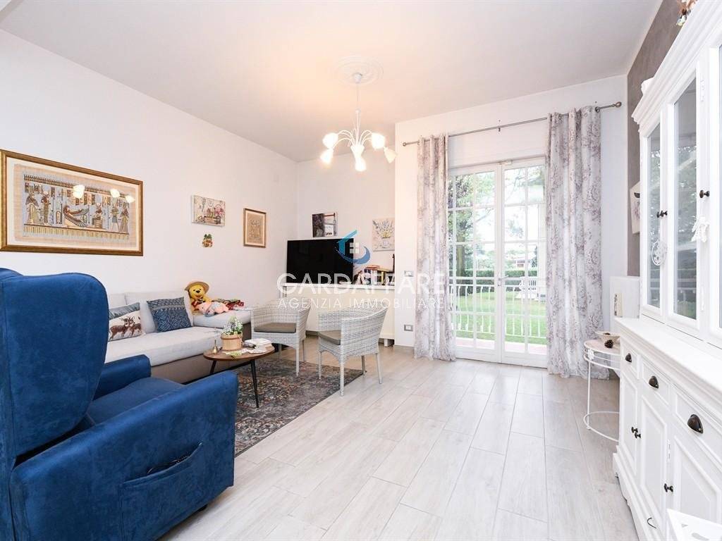 appartamento in vendita a Sirmione in zona Colombare