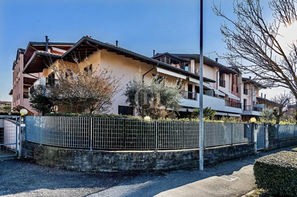 appartamento in vendita a Sirmione in zona Lugana