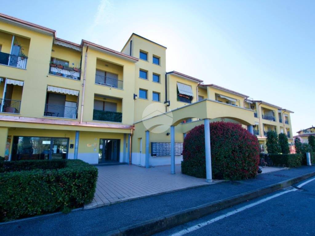 appartamento in vendita a Sirmione in zona Lugana