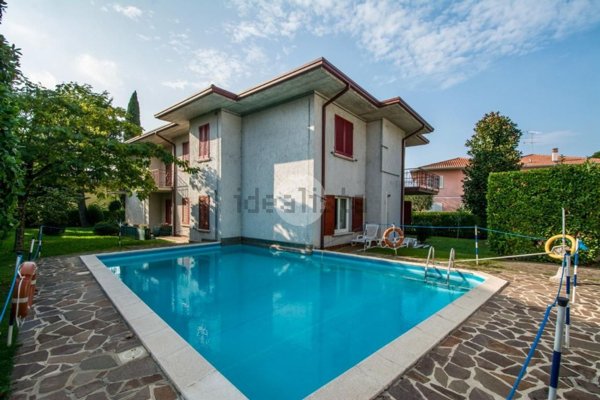 appartamento in vendita a Sirmione in zona Colombare