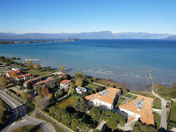 appartamento in vendita a Sirmione in zona Lugana