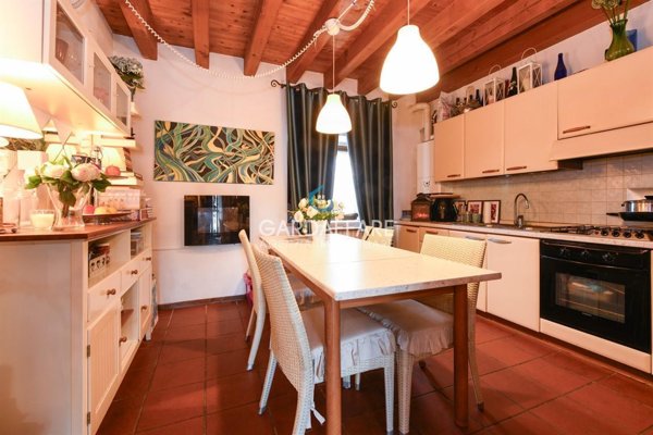 appartamento in vendita a Sirmione in zona Colombare